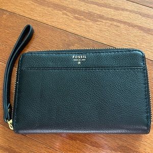 NWT Fossil Black Zip Wristlet Wallet